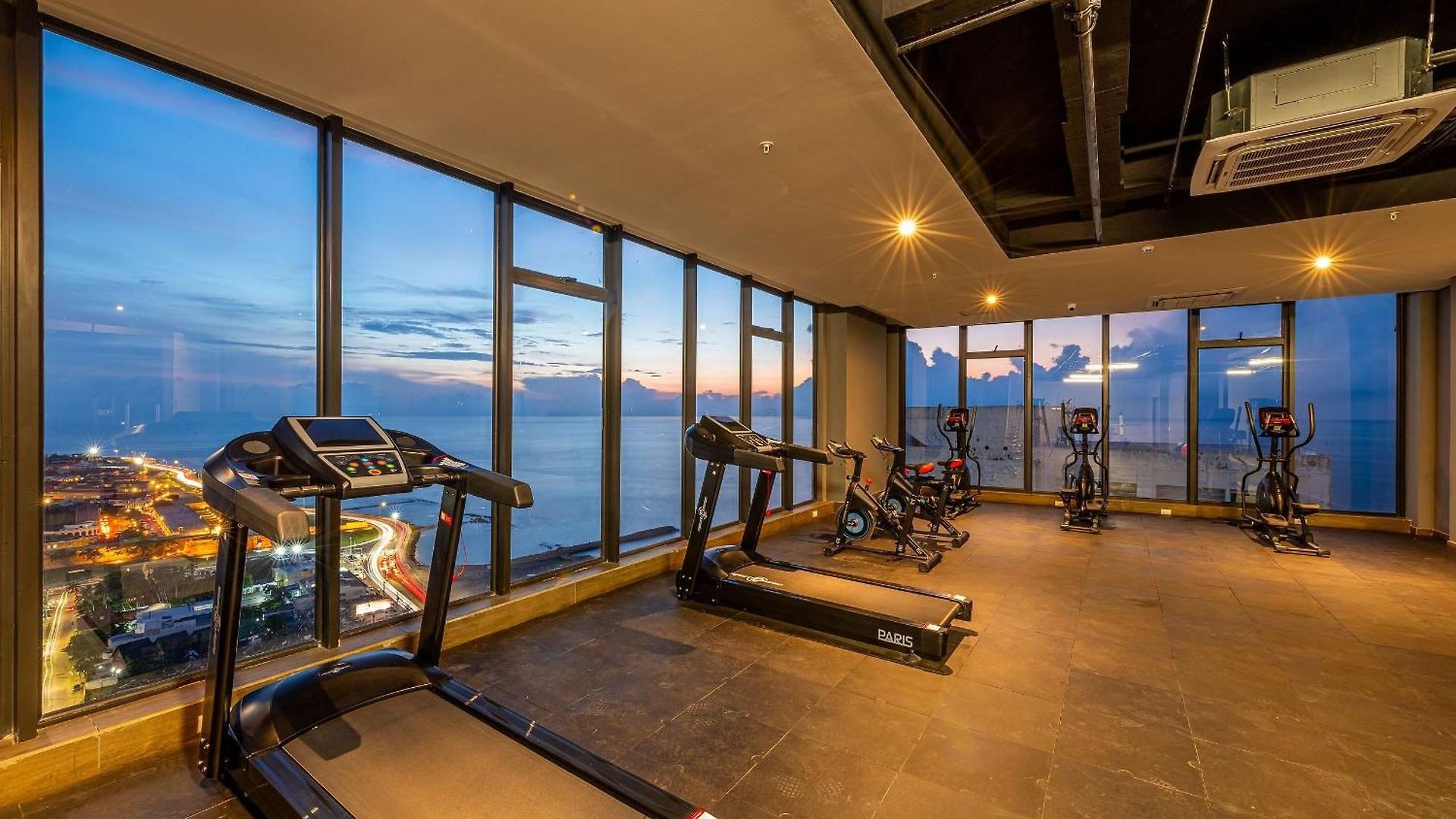 Awesome View Historic Center, Castle And Sea 2br Apartamento