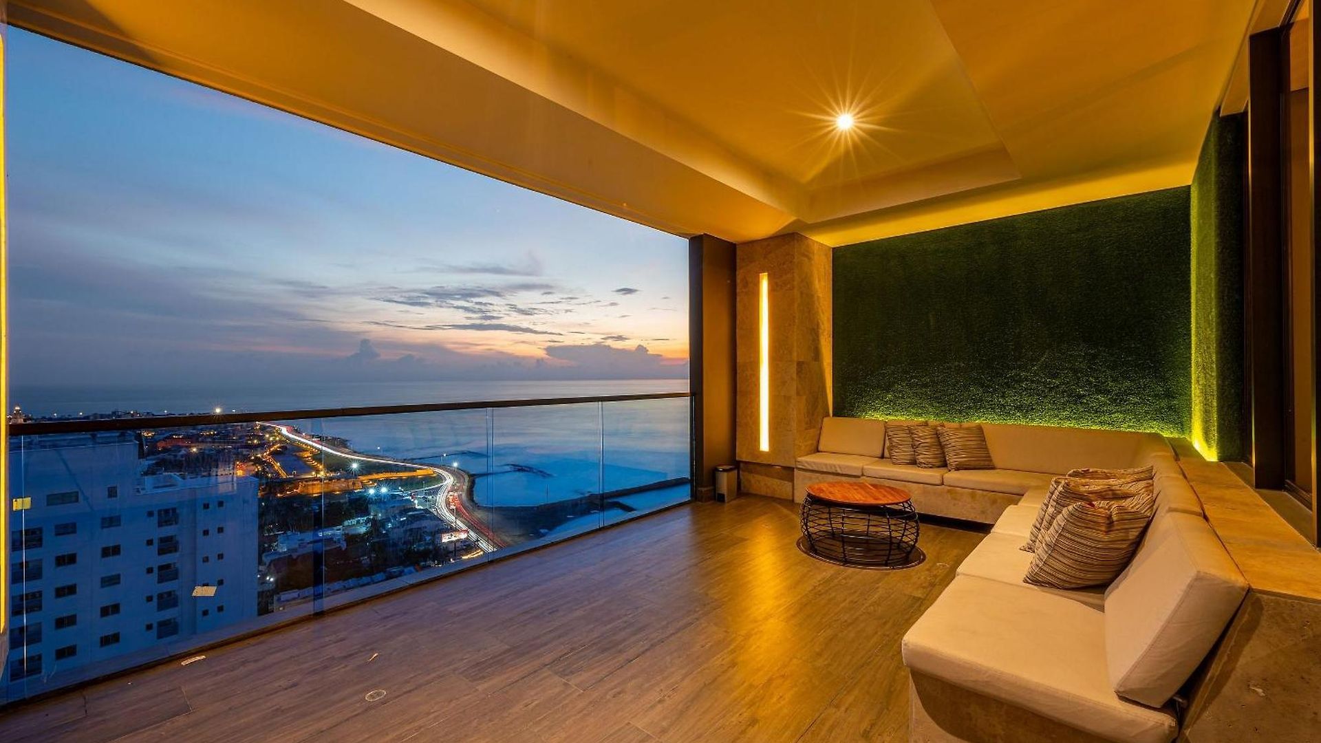 Apartamento Awesome View Historic Center, Castle And Sea 2br *