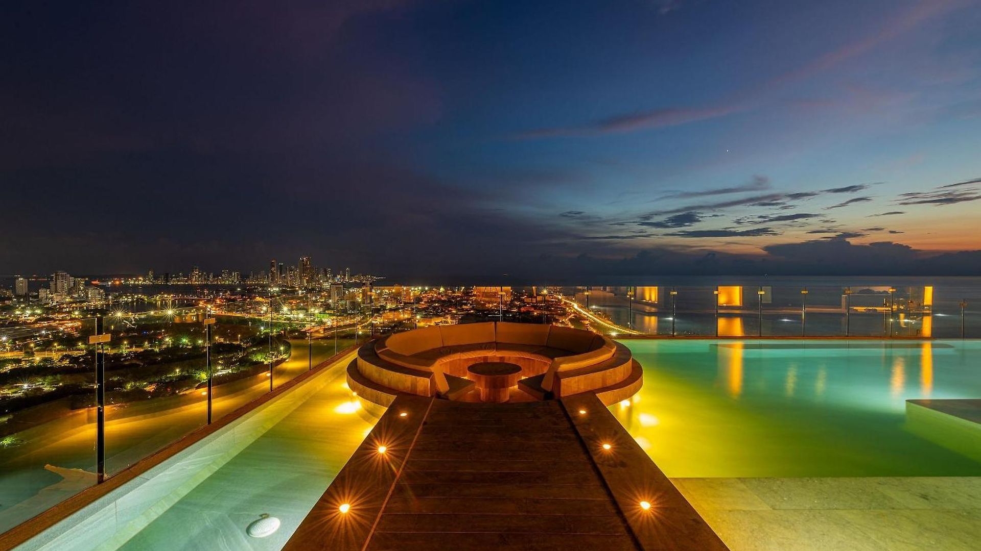 Awesome View Historic Center, Castle And Sea 2br Cartagena