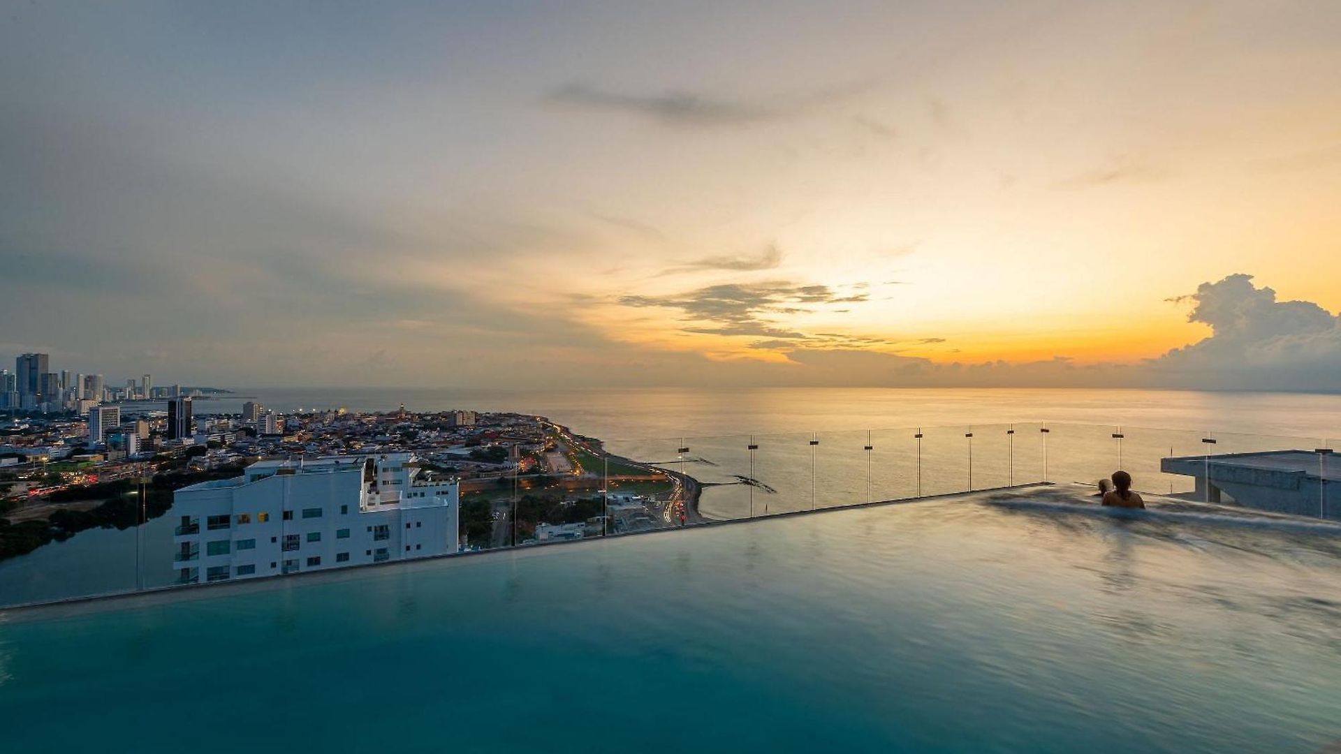 Awesome View Historic Center, Castle And Sea 2br