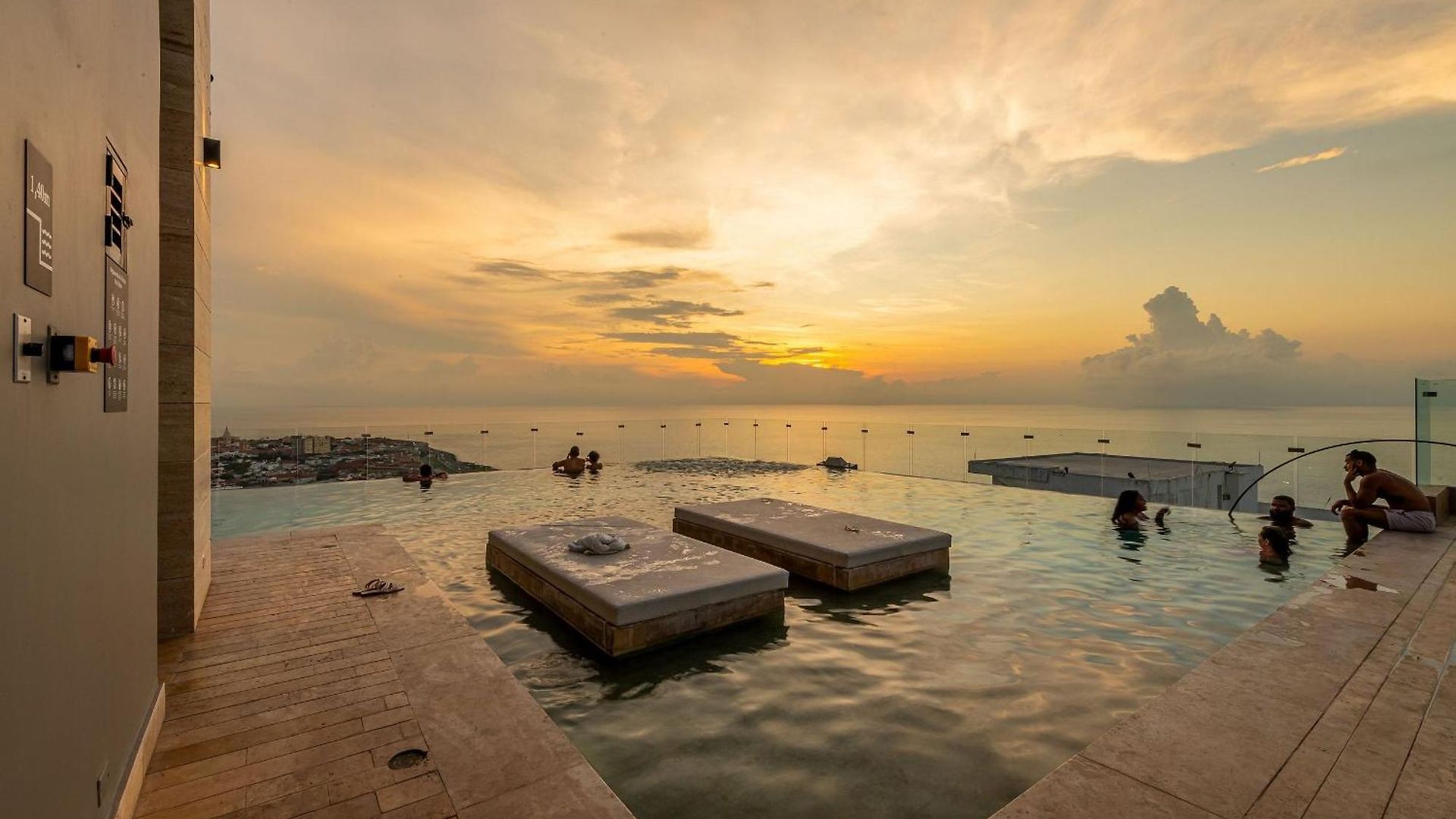 Awesome View Historic Center, Castle And Sea 2br Cartagena