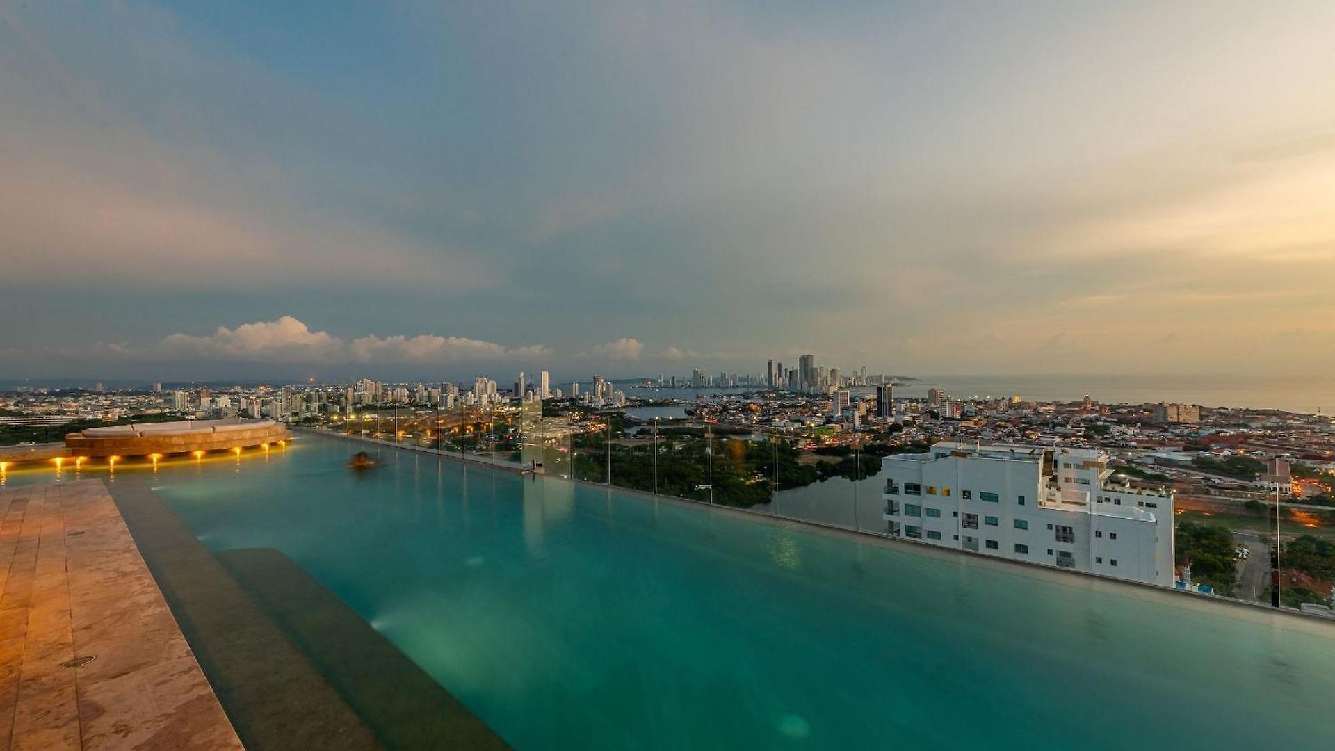Awesome View Historic Center, Castle And Sea 2br Apartamento *
