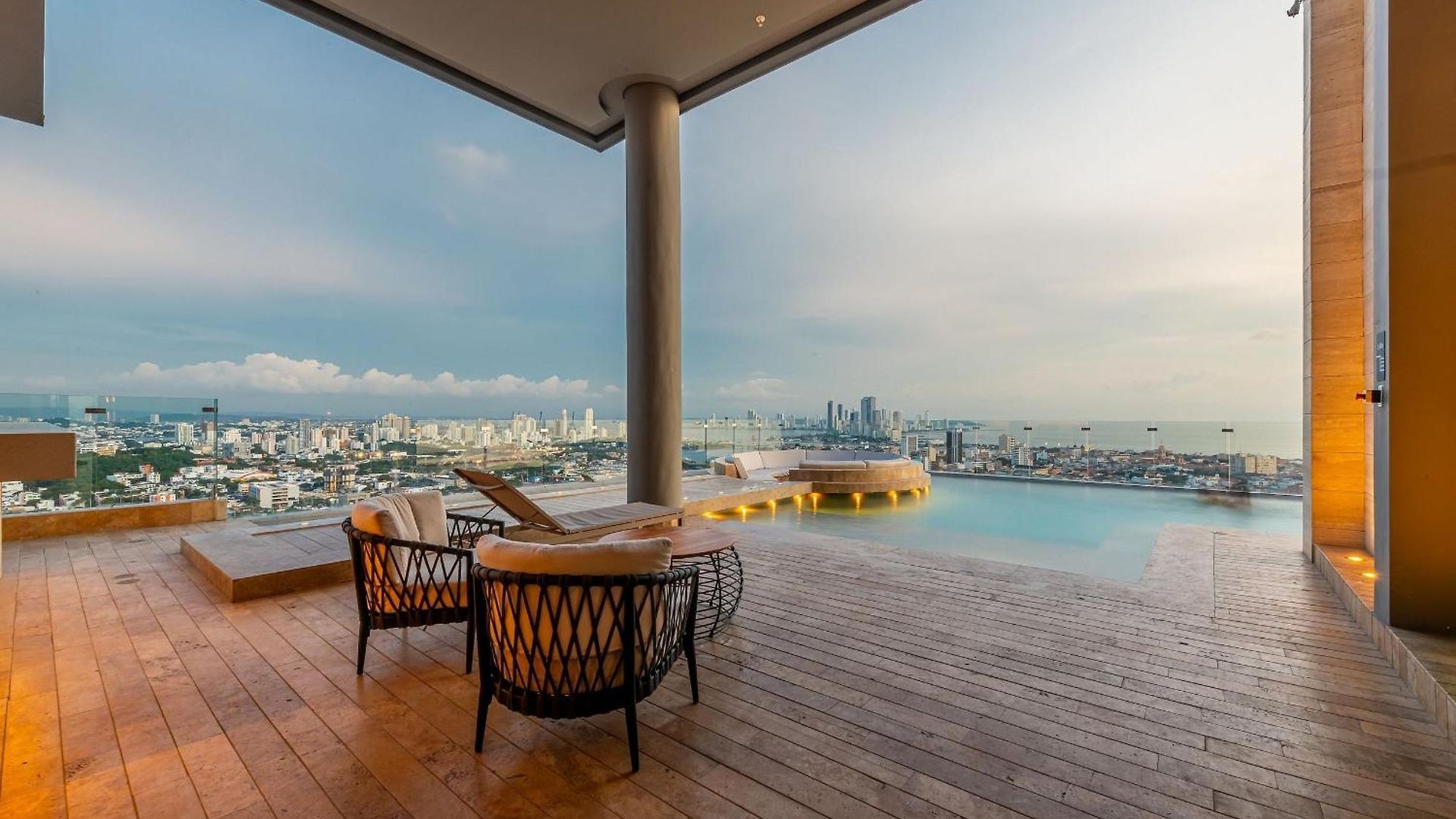 Awesome View Historic Center, Castle And Sea 2br * Cartagena