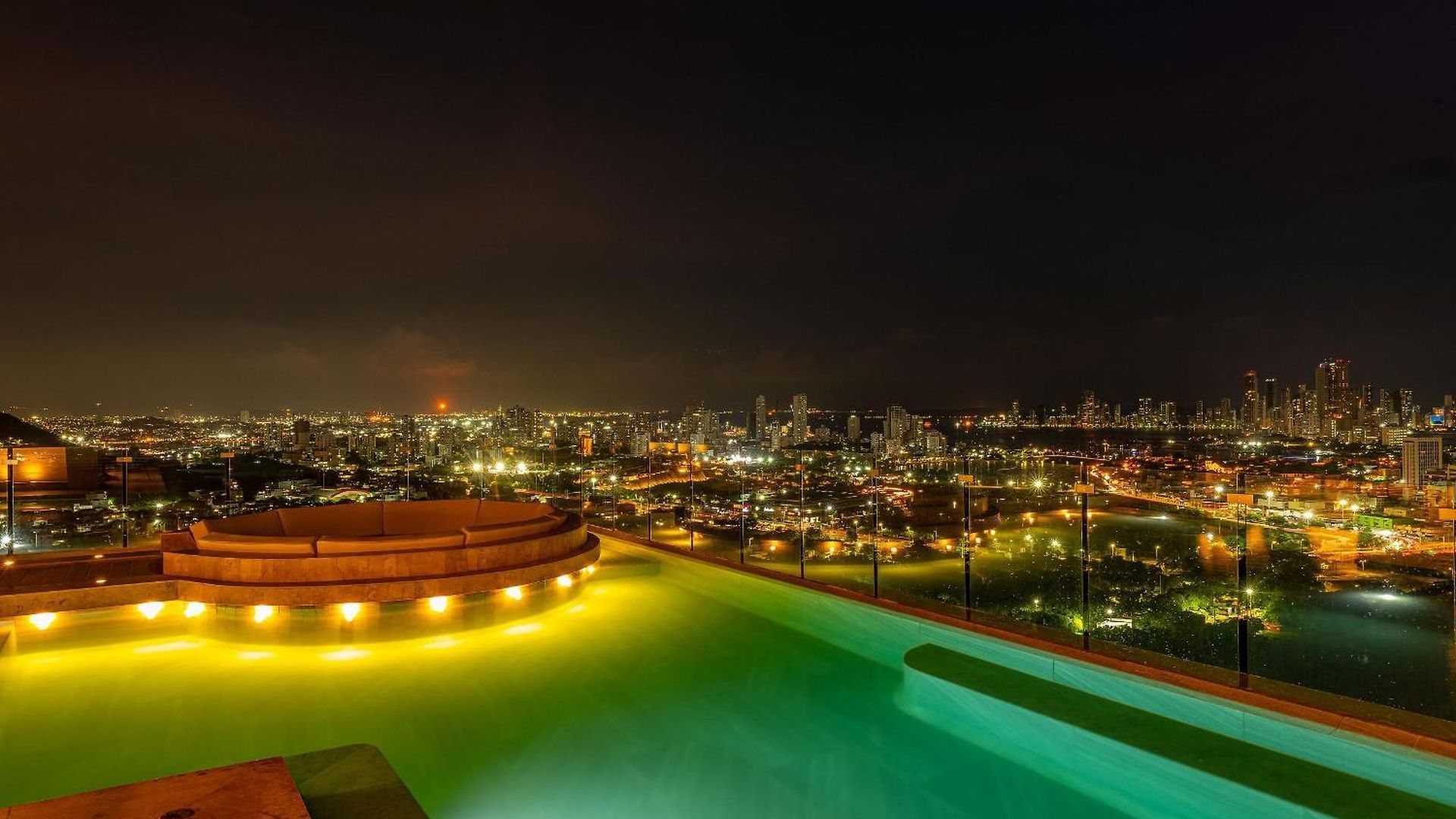 Awesome View Historic Center, Castle And Sea 2br Apartamento