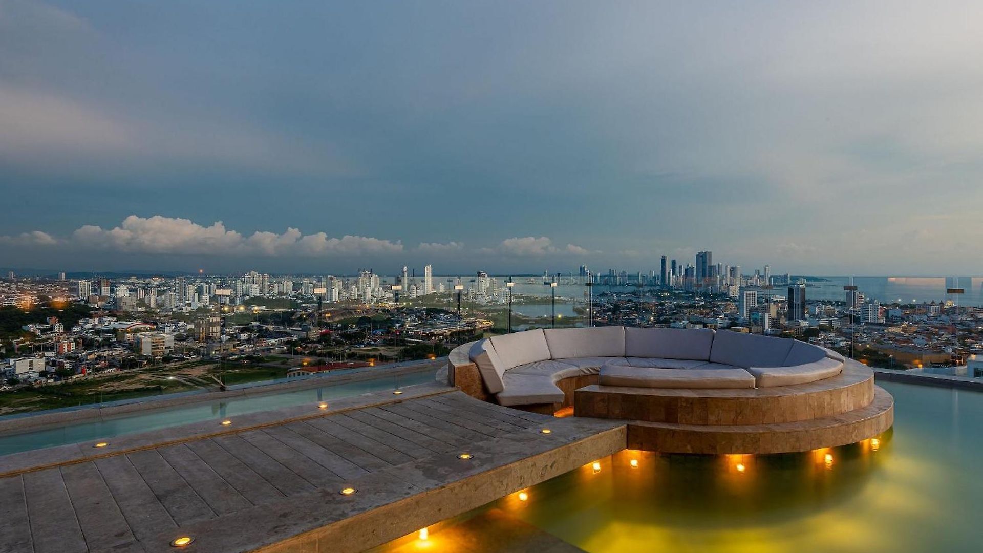 Awesome View Historic Center, Castle And Sea 2br Apartamento *