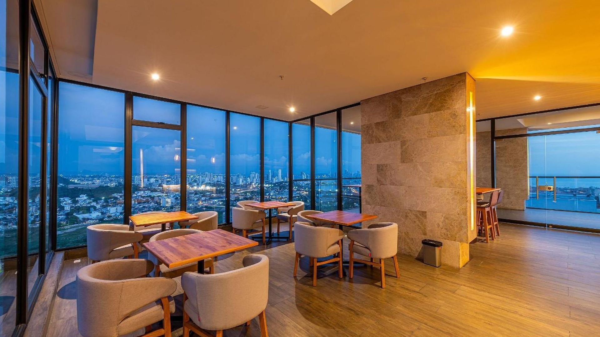 Apartamento Awesome View Historic Center, Castle And Sea 2br *