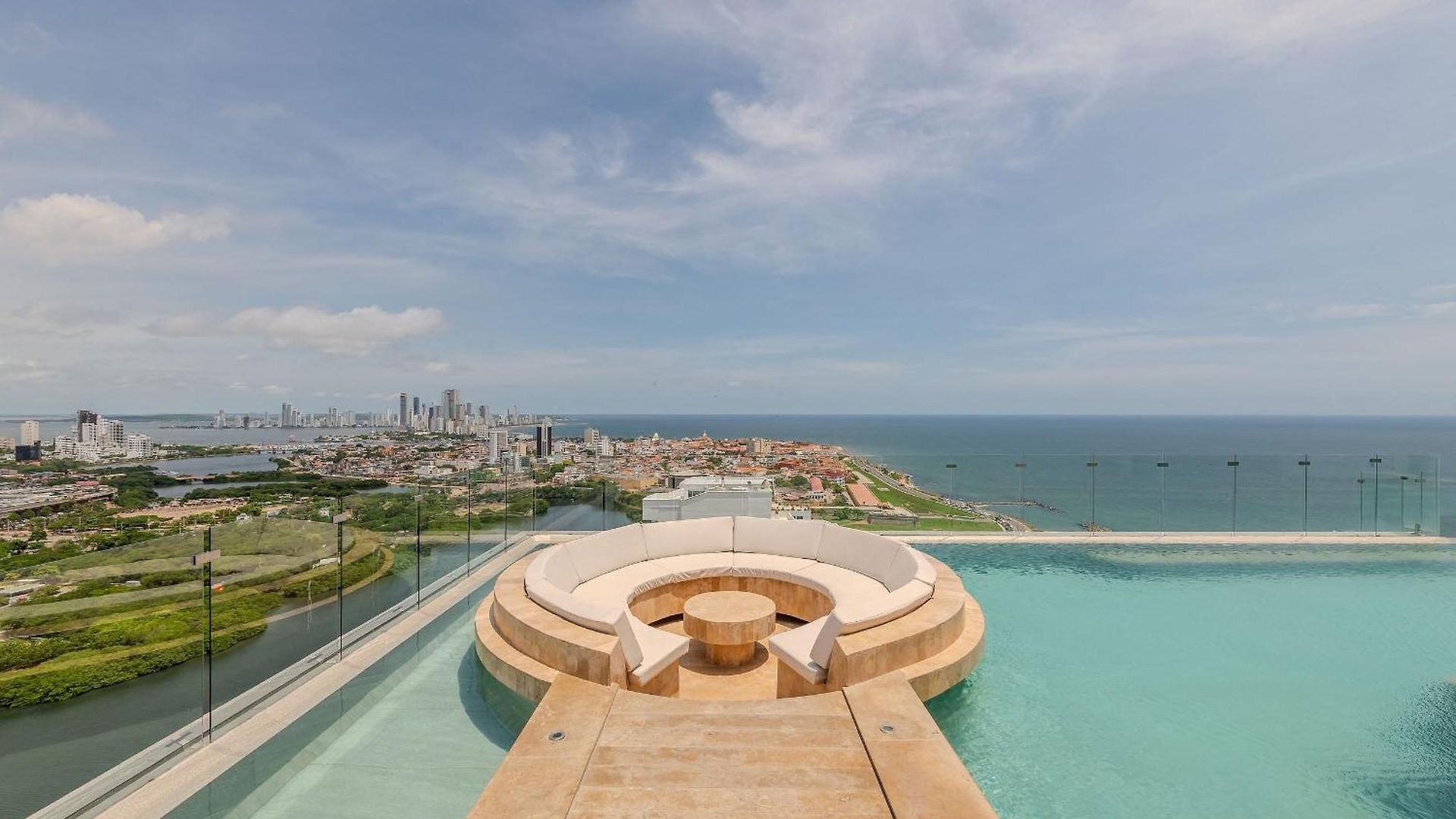 Awesome View Historic Center, Castle And Sea 2br Apartamento