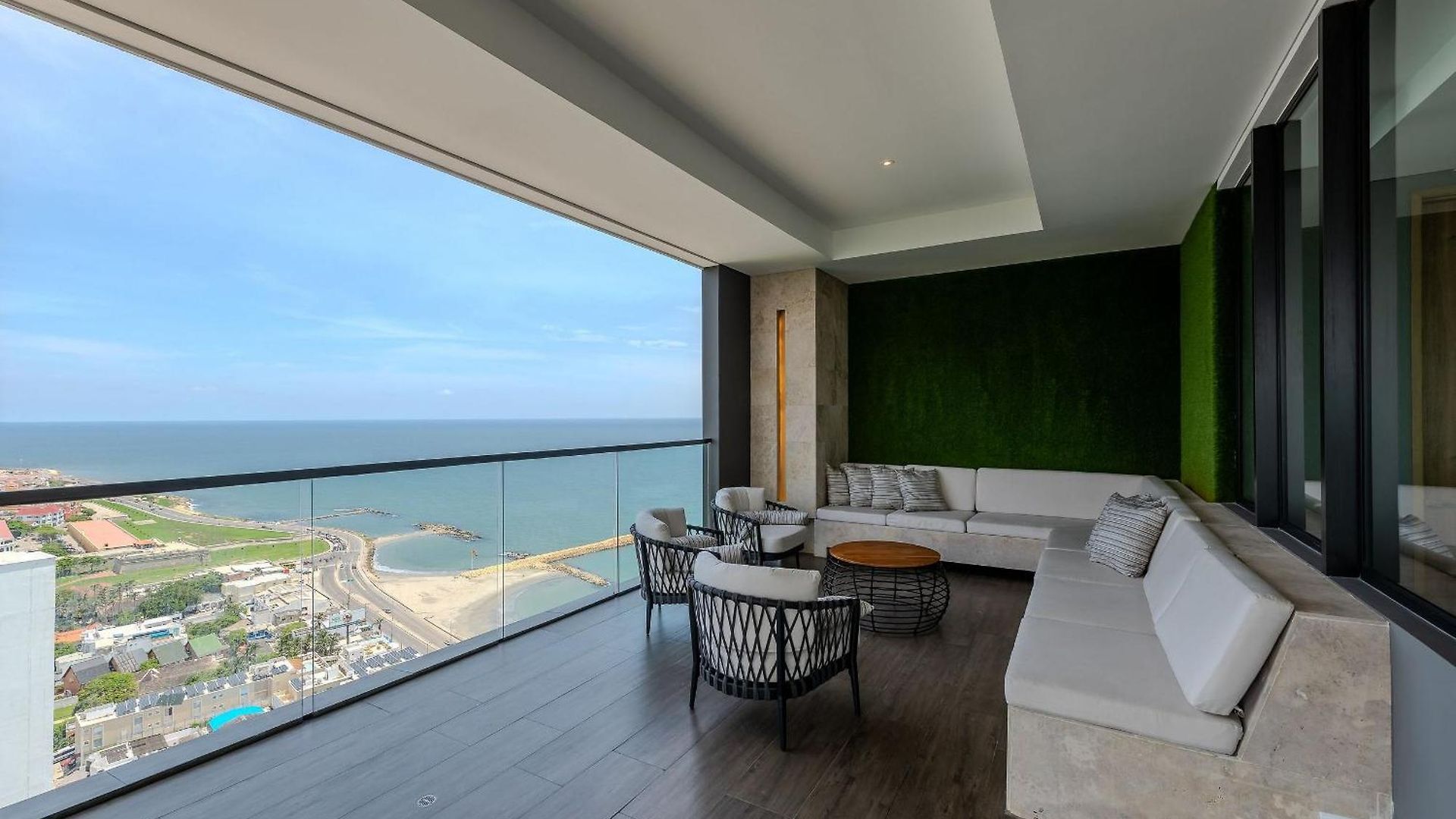 Awesome View Historic Center, Castle And Sea 2br *