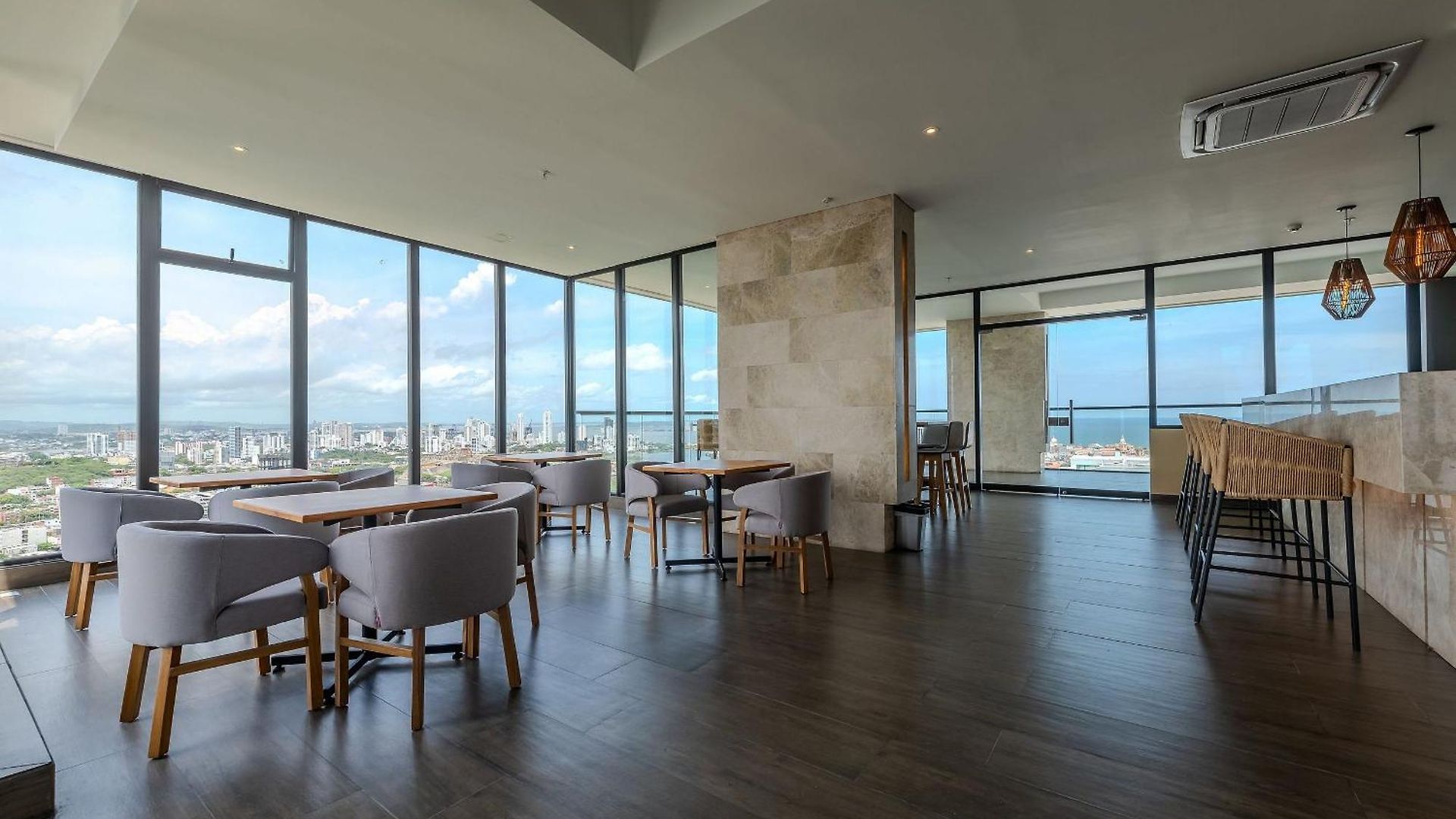 Awesome View Historic Center, Castle And Sea 2br Cartagena