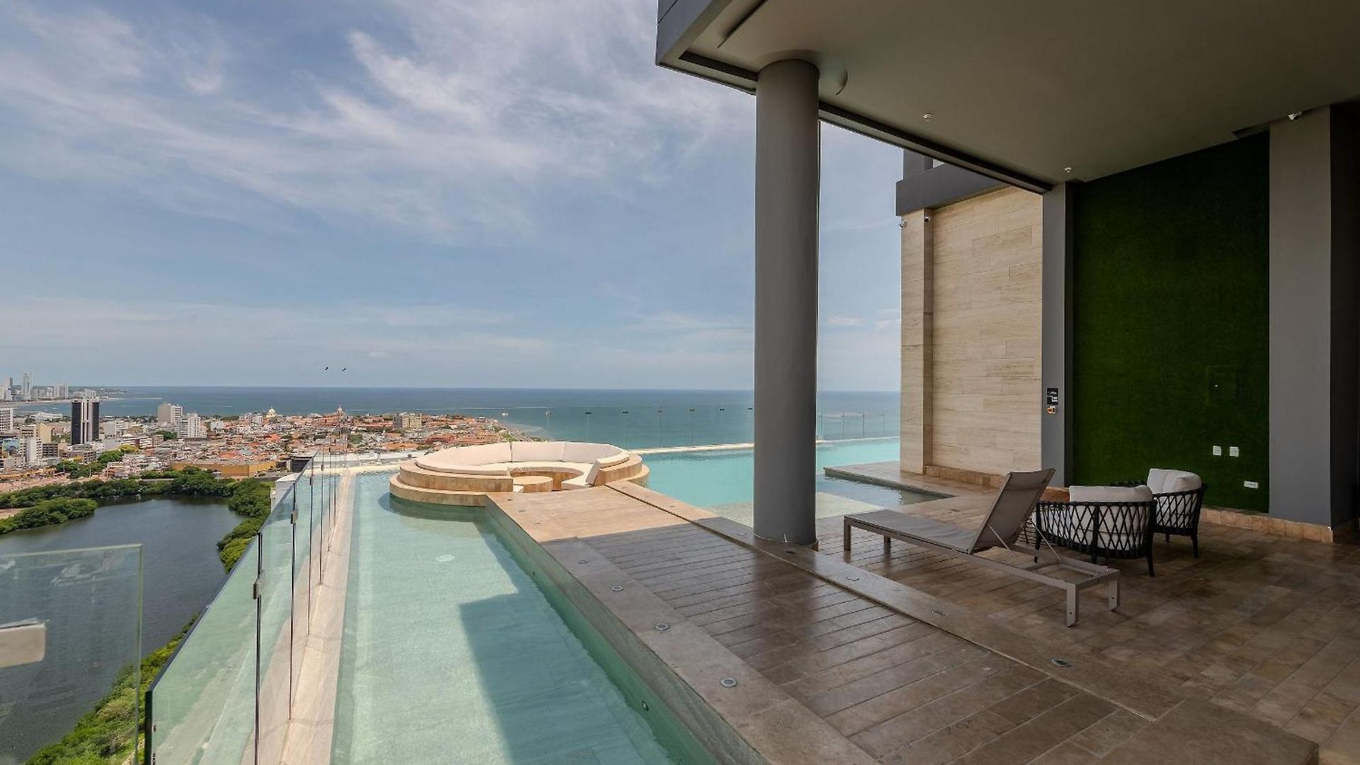 Awesome View Historic Center, Castle And Sea 2br
