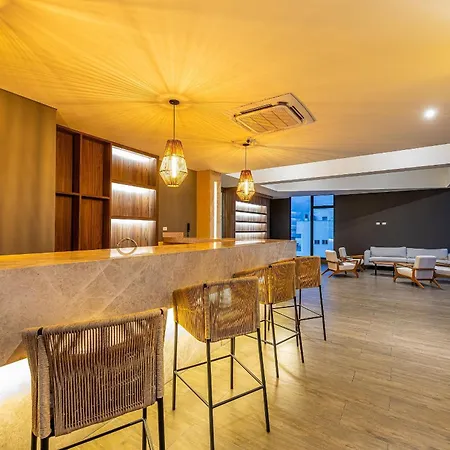 Apartamento Awesome View Historic Center, Castle And Sea 2br