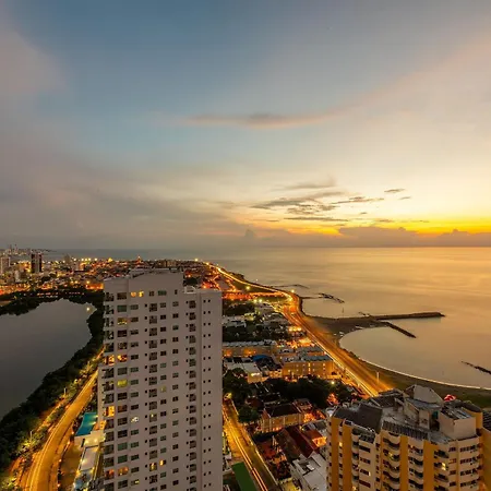 Awesome View Historic Center, Castle And Sea 2br Apartamento