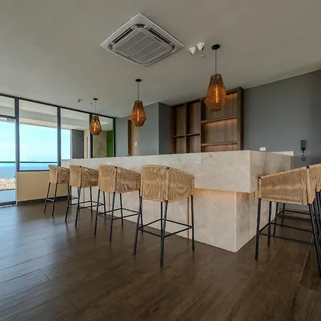 Apartamento Awesome View Historic Center, Castle And Sea 2br *