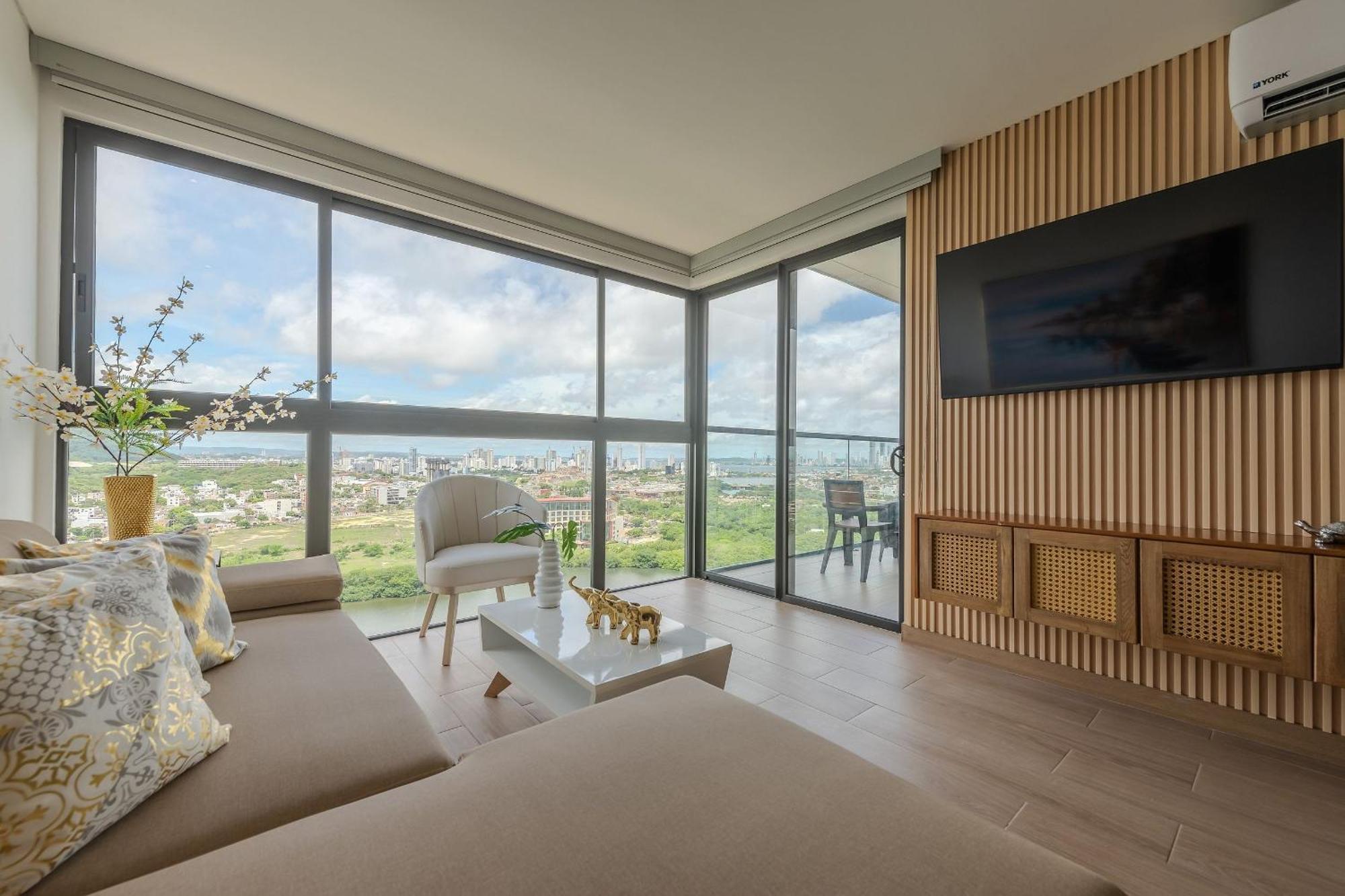 Awesome View Historic Center, Castle And Sea 2br Apartamento