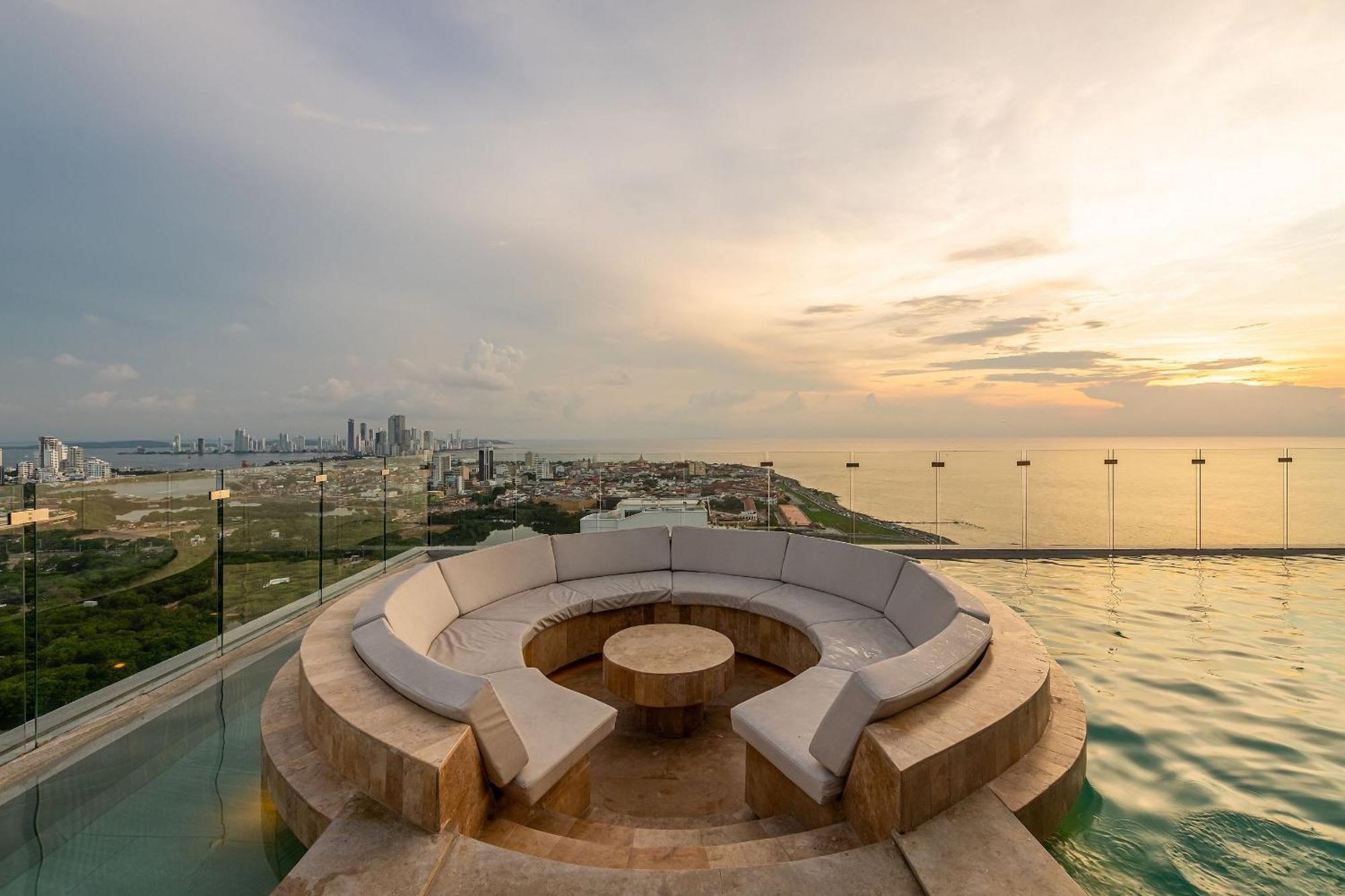 Awesome View Historic Center, Castle And Sea 2br * Cartagena